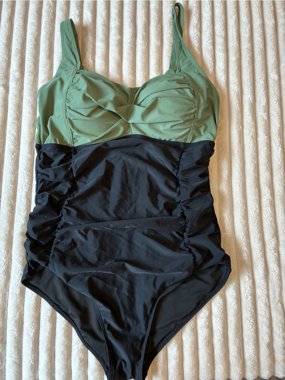 Aqua Eve 18W Ruched One Piece Swimsuit Black Green Plus Size Bathing Suit